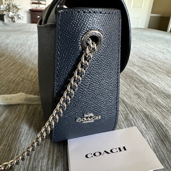 NEW Coach Leather Crossbody Big Apple - Picture 6 of 9